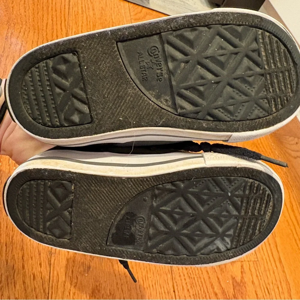 Converse Chuck Taylor All Star Low-Top Sneakers – Black/Grey – LIL Boys’ Size 8